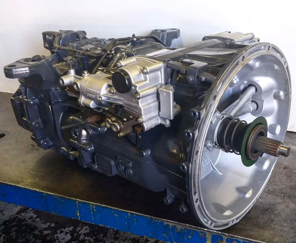 Heavy commercial transmission in the workshop